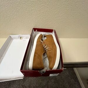 Hushpuppies, casual shoe, brown, size 13